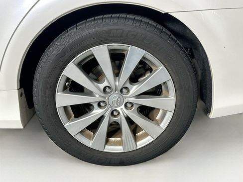 Used 2012 Toyota Avalon Limited image 11