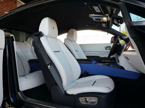 Used 2019 Rolls-Royce Wraith image 31