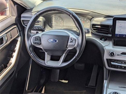 Used 2020 Ford Explorer XLT w/ Equipment Group 202A image 15