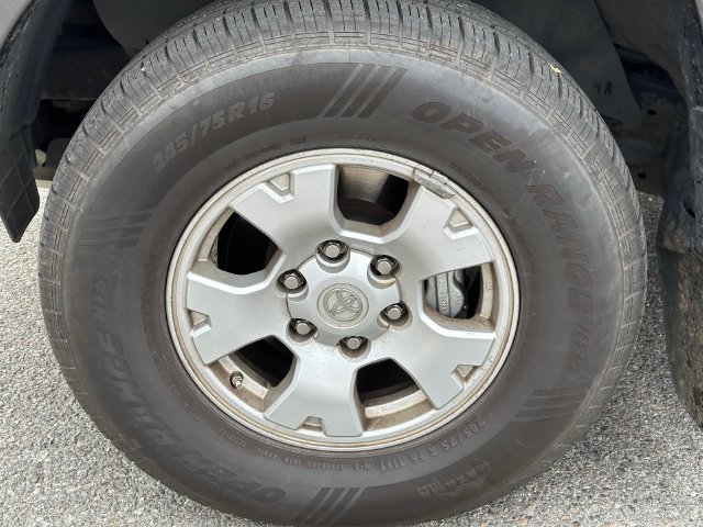 Used 2015 Toyota Tacoma 4x4 Double Cab w/ SR5 Package image 16