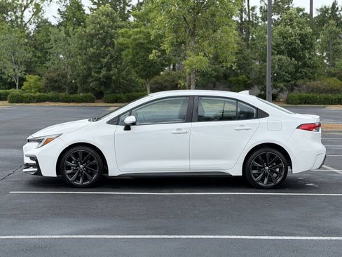 Used 2023 Toyota Corolla SE FWD image 4
