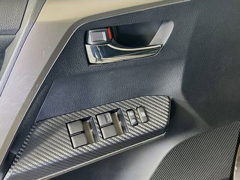 Used 2015 Toyota RAV4 XLE image 12