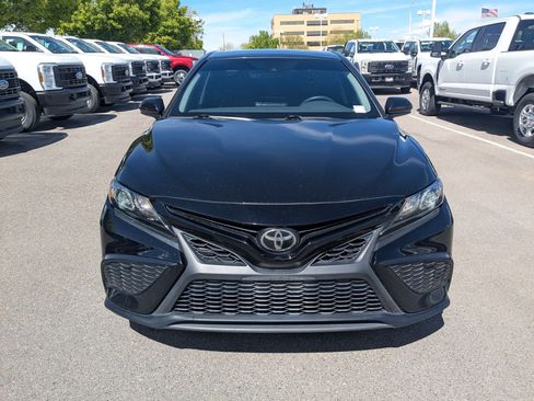 Used 2021 Toyota Camry SE AWD/4WD image 11