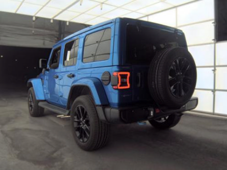 Used 2023 Jeep Wrangler Unlimited Sahara w/ Cold Weather Group AWD/4WD image 6