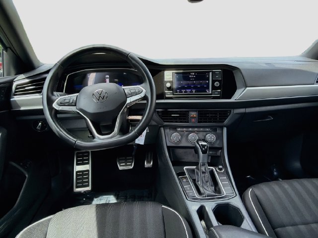 Used 2024 Volkswagen Jetta Sport FWD image 21