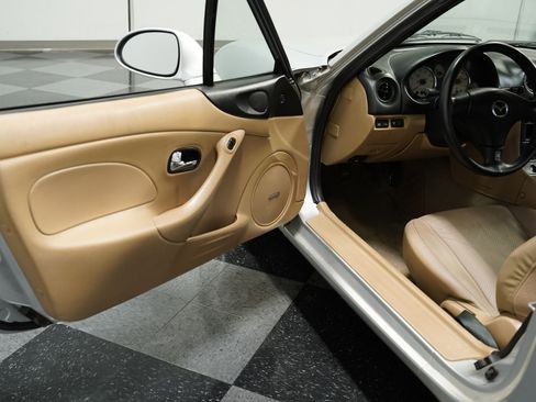 Used 2001 MAZDA MX-5 Miata LS image 28
