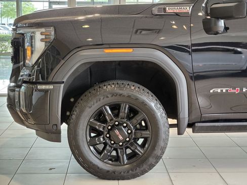 Used 2024 GMC Sierra 2500 AT4 w/ AT4 Premium Plus Package AWD/4WD image 9
