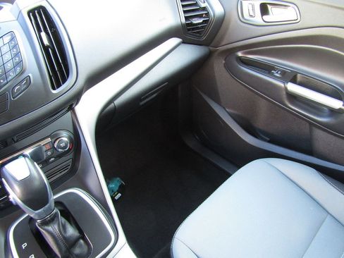 Used 2016 Ford C-MAX SE image 23