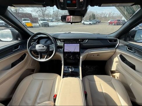 Used 2023 Jeep Grand Cherokee L Limited image 22