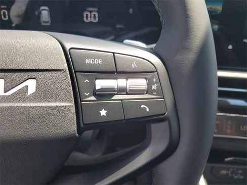 New 2026 Kia Sportage LX image 12