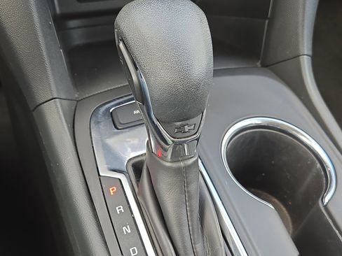 Used 2023 Chevrolet Equinox LS image 48