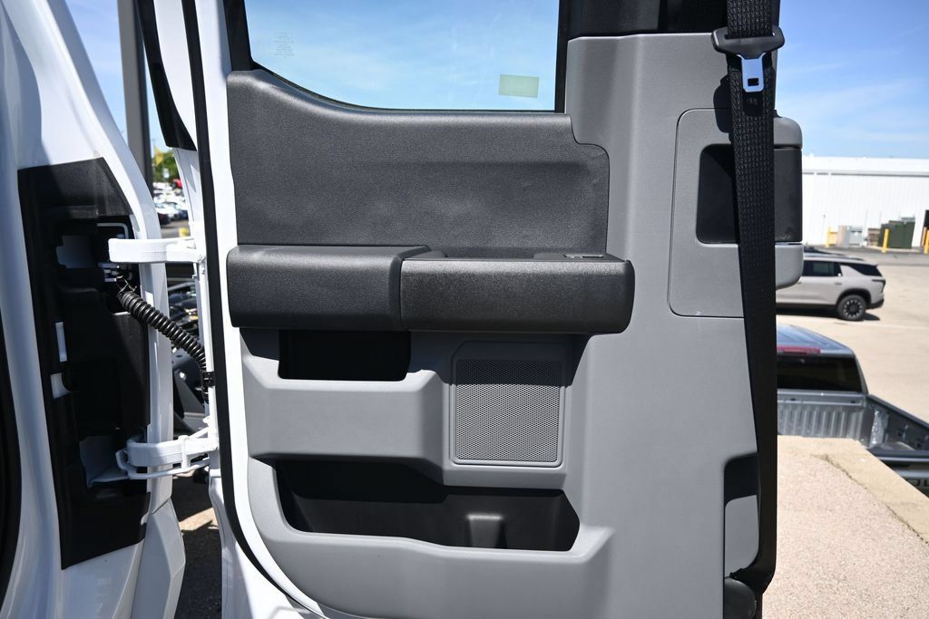 New 2026 Ford F550 4x4 Supercab Super Duty image 12