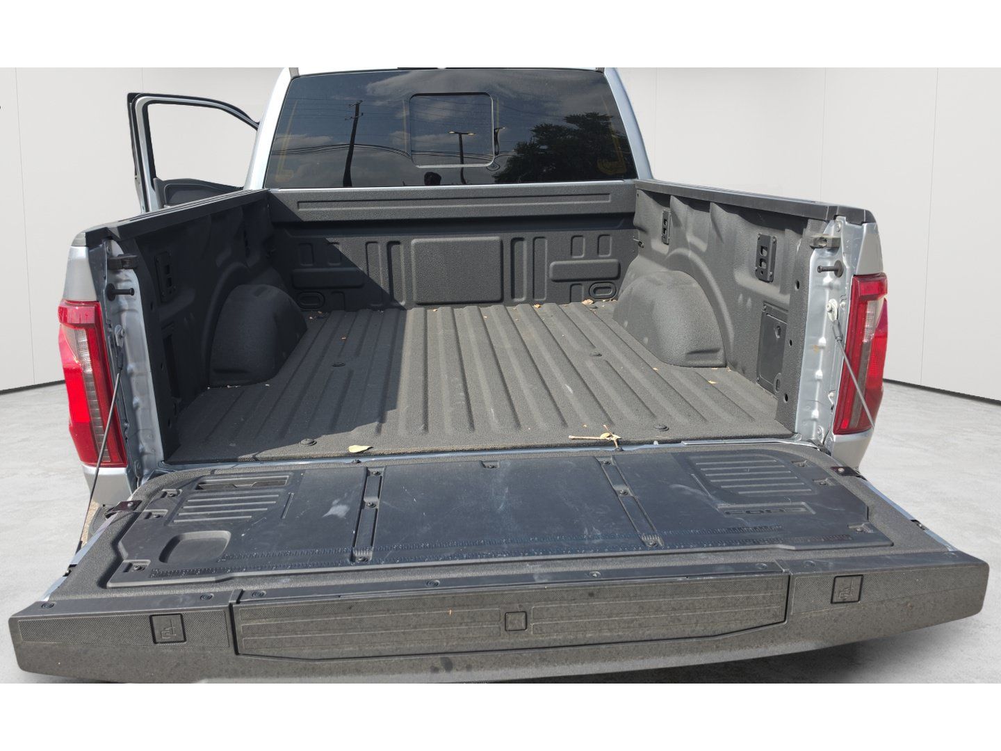 Used 2025 Ford F150 XLT w/ Equipment Group 302A MID RWD image 23