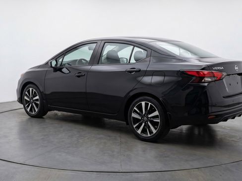 Used 2025 Nissan Versa SV FWD image 6