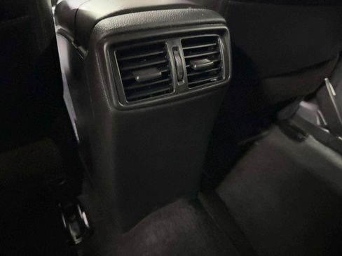 Used 2020 Nissan Rogue SL image 45