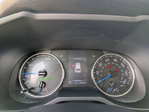 Certified 2022 Toyota RAV4 XLE Premium image 11