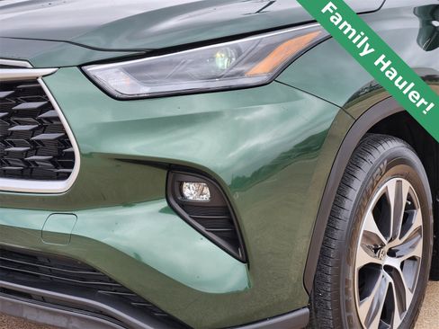 Used 2024 Toyota Highlander XLE image 8