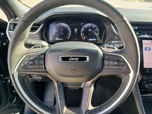 New 2025 Jeep Grand Cherokee Limited w/ Luxury Tech Group II AWD/4WD image 26