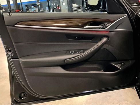 Used 2019 BMW 530i xDrive w/ Convenience Package AWD/4WD image 9