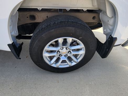 Used 2026 Chevrolet Silverado 1500 LT AWD/4WD image 9