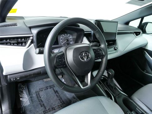 Used 2025 Toyota Corolla SE FWD image 5
