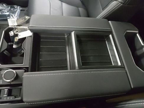 New 2026 Toyota Tundra Limited AWD/4WD image 27