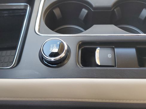 New 2026 Lincoln Corsair Premiere image 24