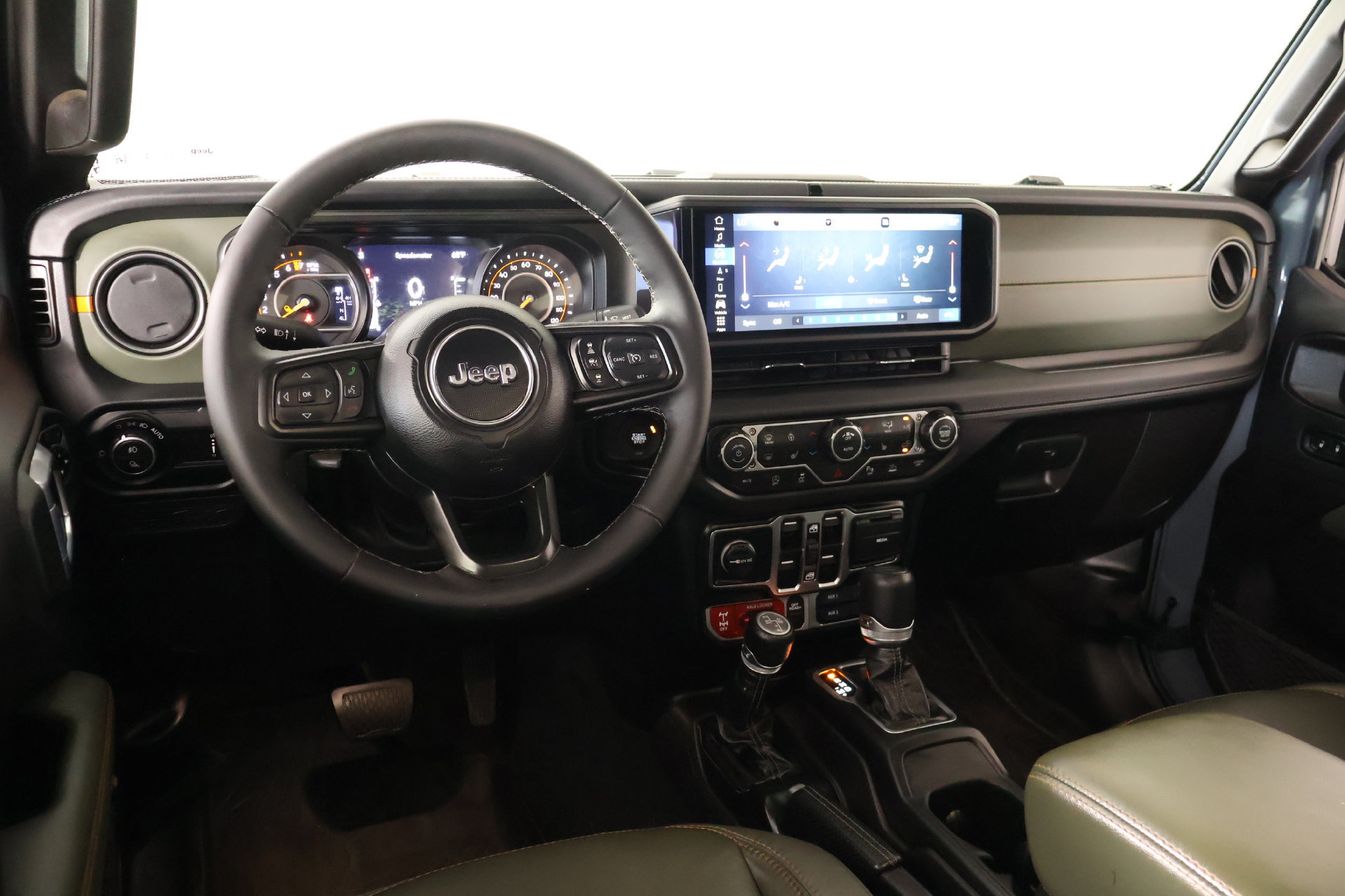 Used 2026 Jeep Gladiator Mojave AWD/4WD image 2