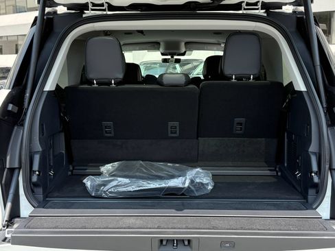 New 2027 Lincoln Navigator Premiere AWD/4WD image 18