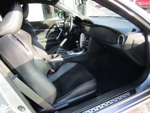 Used 2018 Toyota 86 image 15