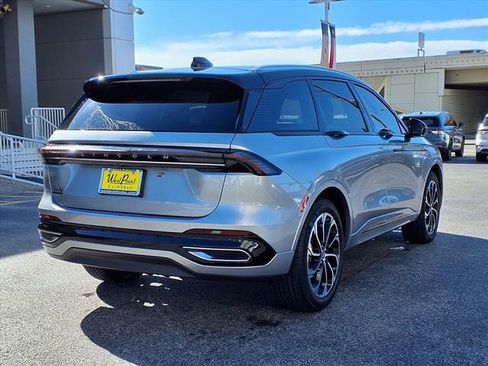 New 2026 Lincoln Nautilus Reserve image 2