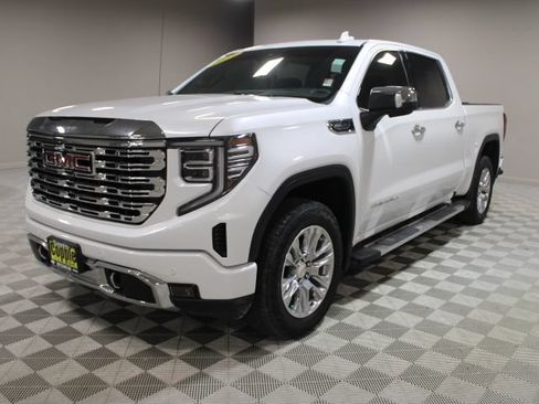 Used 2025 GMC Sierra 1500 Denali AWD/4WD image 8