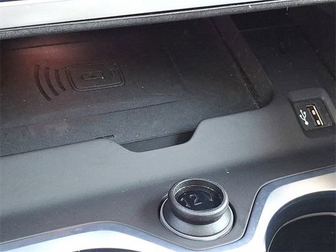 Used 2023 BMW X7 xDrive40i w/ Executive Package image 25