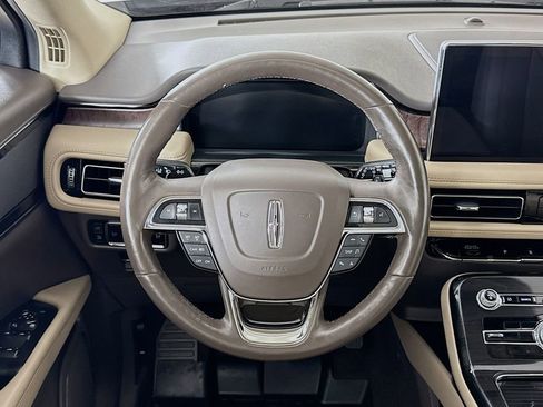 Used 2023 Lincoln Nautilus Reserve image 4