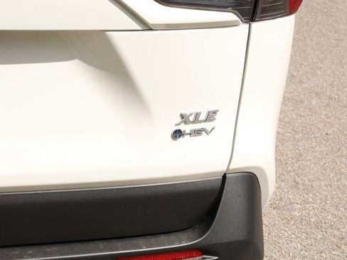 Used 2025 Toyota RAV4 XLE image 20