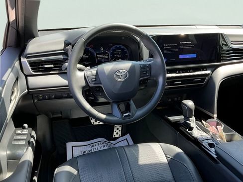 Used 2025 Toyota Camry XSE FWD image 31