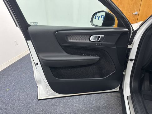 Used 2019 Volvo XC40 T5 R-Design AWD/4WD image 5