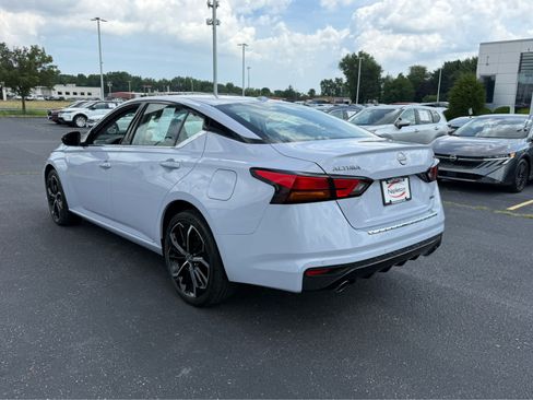 Used 2023 Nissan Altima 2.5 SR w/ SR Premium Package AWD/4WD image 5