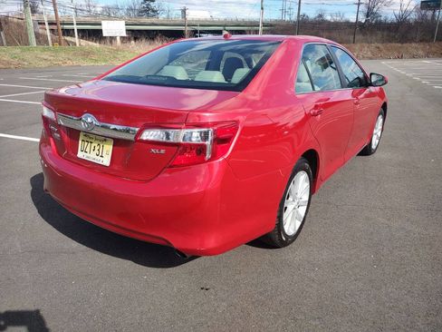 Used 2013 Toyota Camry XLE w/ Convenience Pkg image 6
