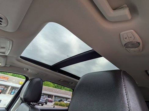 Used 2014 Ford Escape Titanium w/ Equipment Group 401A FWD image 21