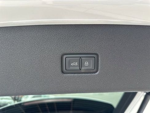 New 2025 Audi Q8 Premium Plus image 15