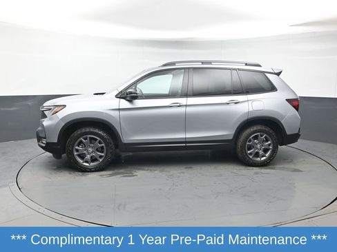 Certified 2024 Honda Passport TrailSport image 2