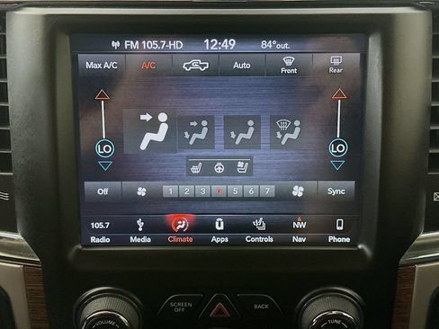 Used 2018 RAM 2500 Laramie w/ Convenience Group AWD/4WD image 18