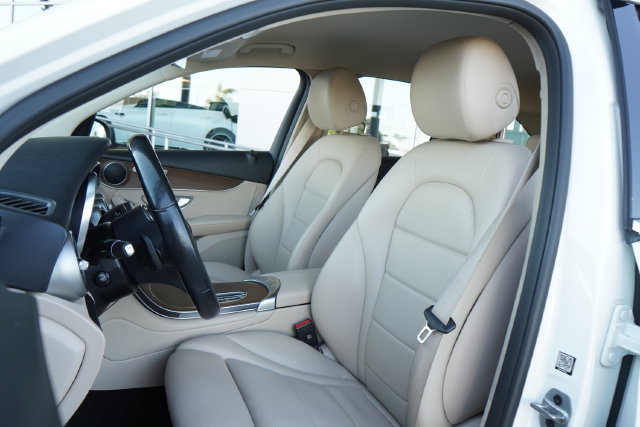 Used 2021 Mercedes-Benz GLC 300 4MATIC image 27