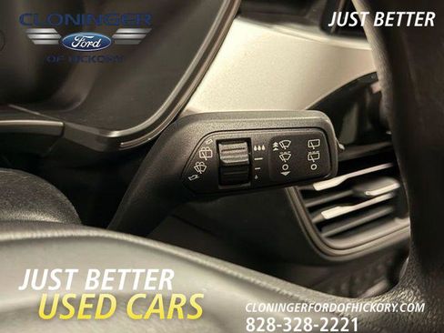 Used 2020 Ford Escape SE image 20