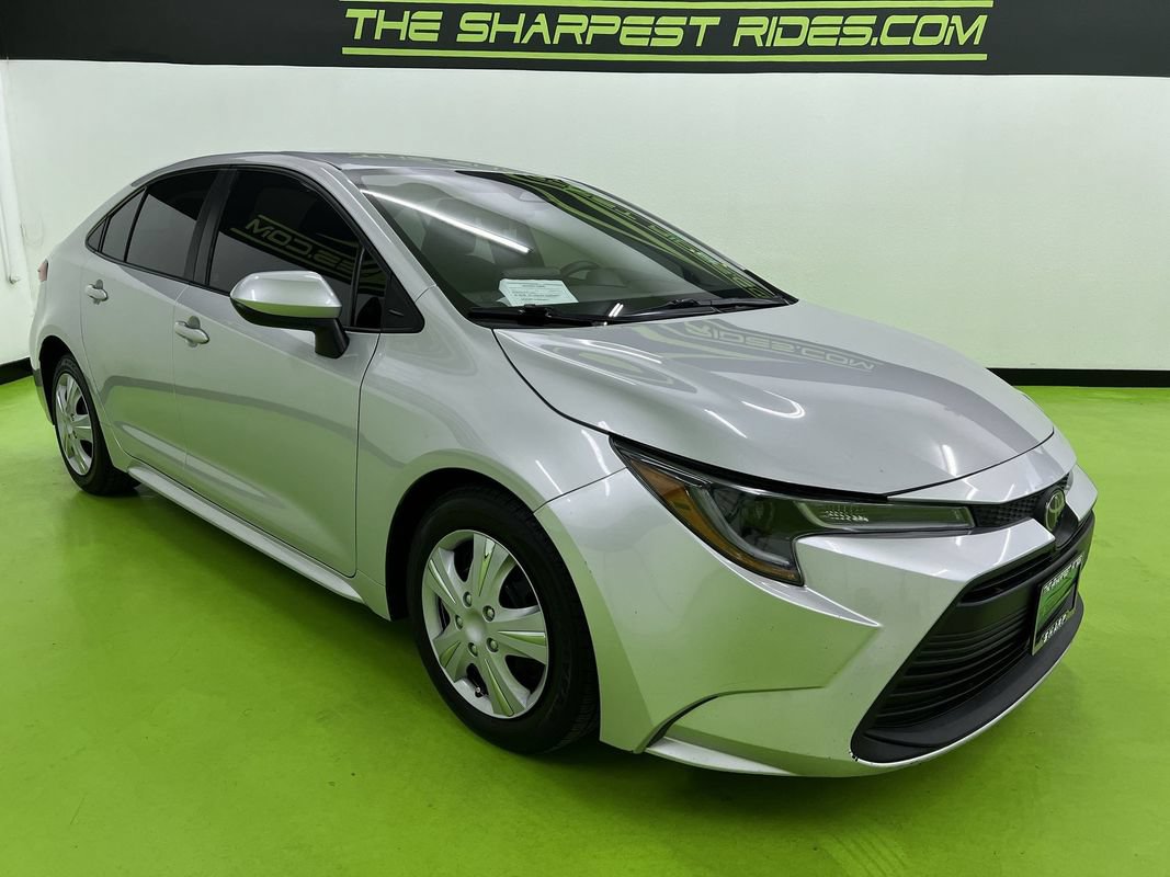 Used 2023 Toyota Corolla LE FWD image 2
