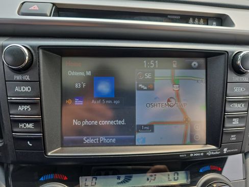 Certified 2018 Toyota RAV4 XLE AWD/4WD image 26