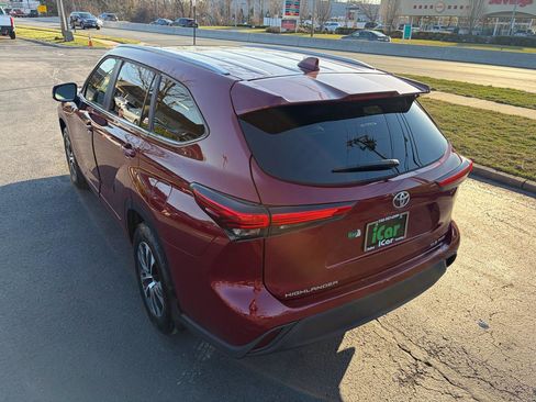 Used 2023 Toyota Highlander XLE image 10