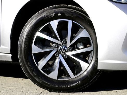 Used 2024 Volkswagen Jetta S image 2