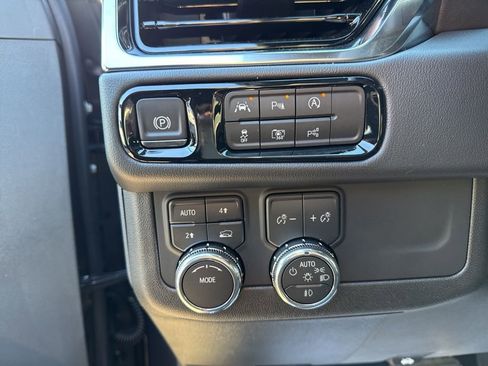 New 2026 GMC Yukon XL Elevation image 14